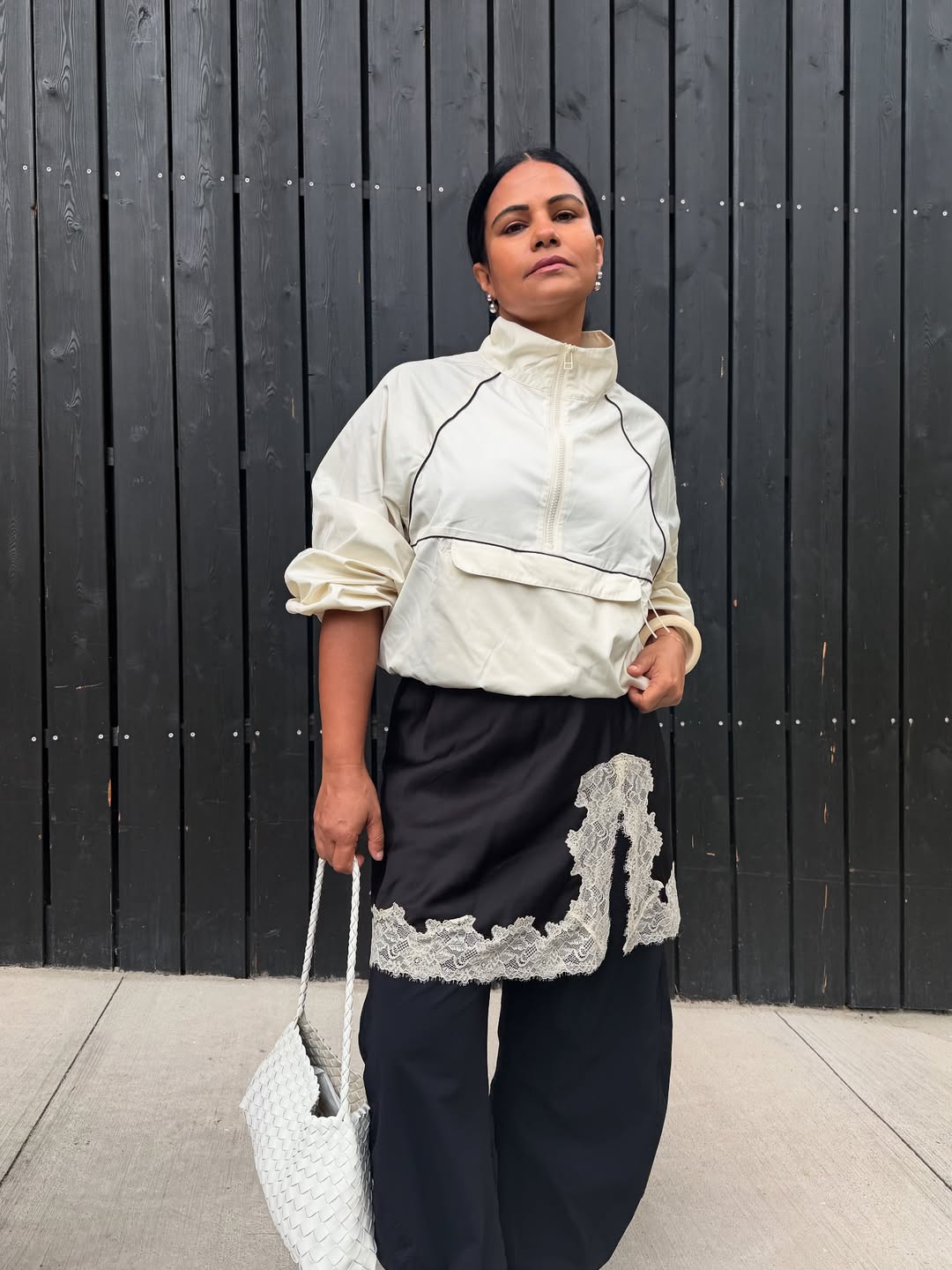 O vestido de cetim é o novo essencial das fashionistas looks com vestido de cetim