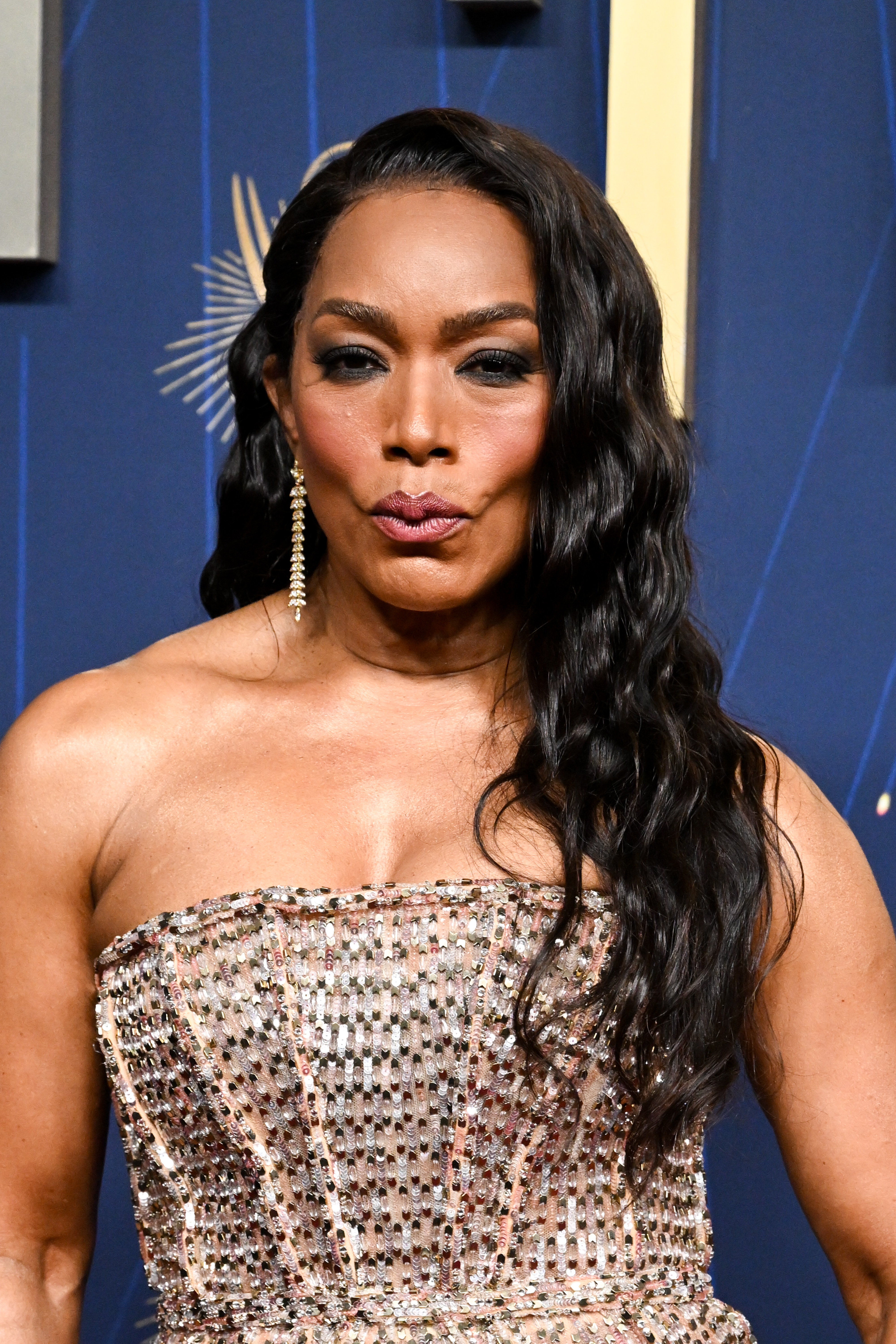 Cabelo e maquiagem do Emmy 2025