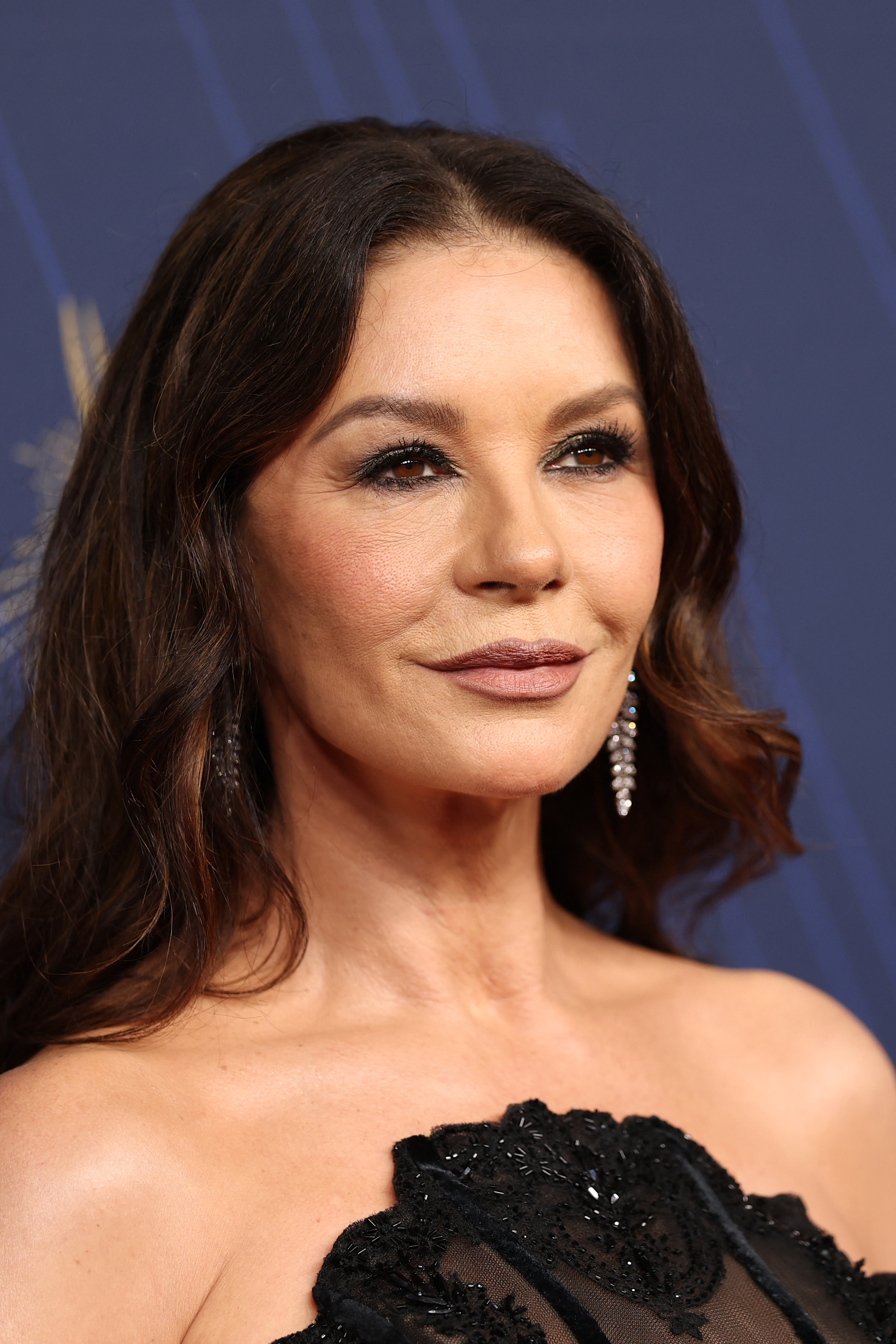 Cabelo e maquiagem do Emmy 2025
