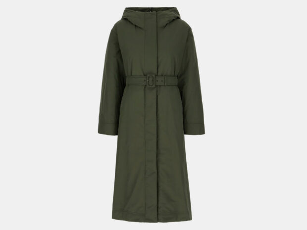 Capa de chuva: 5 looks estilosos para o trabalho Capa de chuva set23 Weekend Max Mara