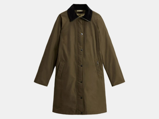 Capa de chuva: 5 looks estilosos para o trabalho Capa de chuva set23 Woolrich