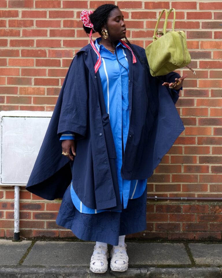 Capa de chuva: 5 looks estilosos para o trabalho Capa de chuva set23 luenagamaa