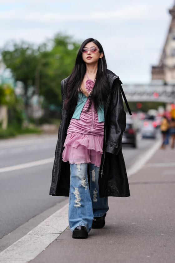 looks com capa de chuva