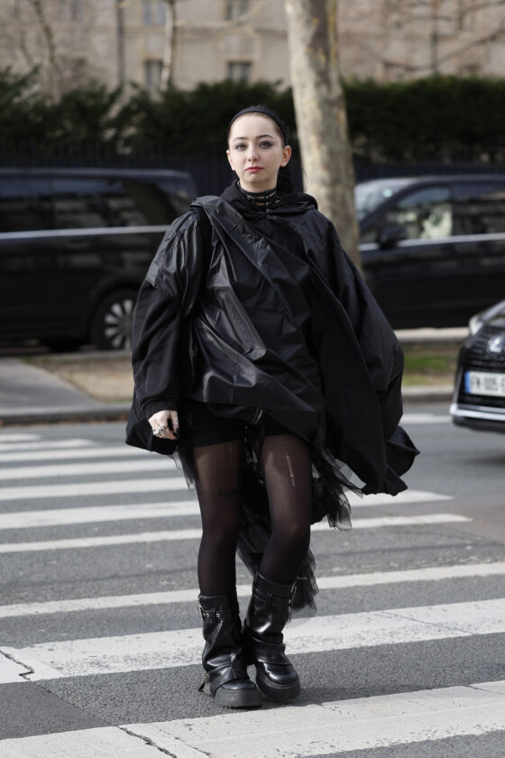 looks com capa de chuva