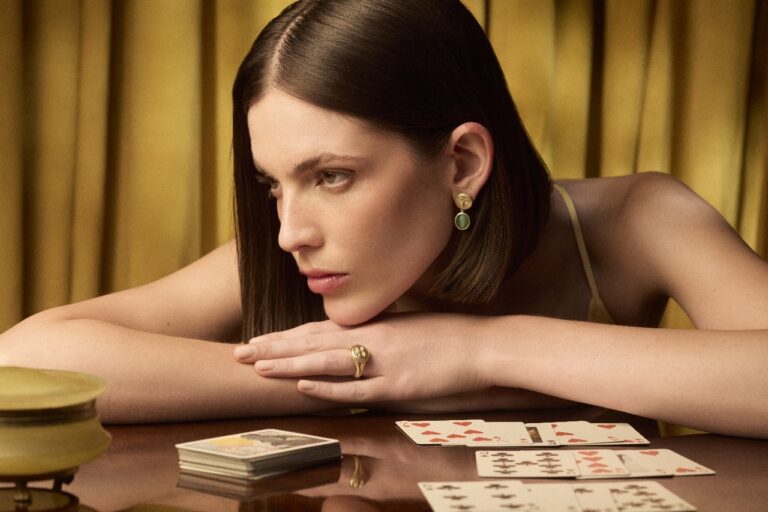 Joias da Hardtt estreiam com mitologia e força feminina Joias da Hardtt circe