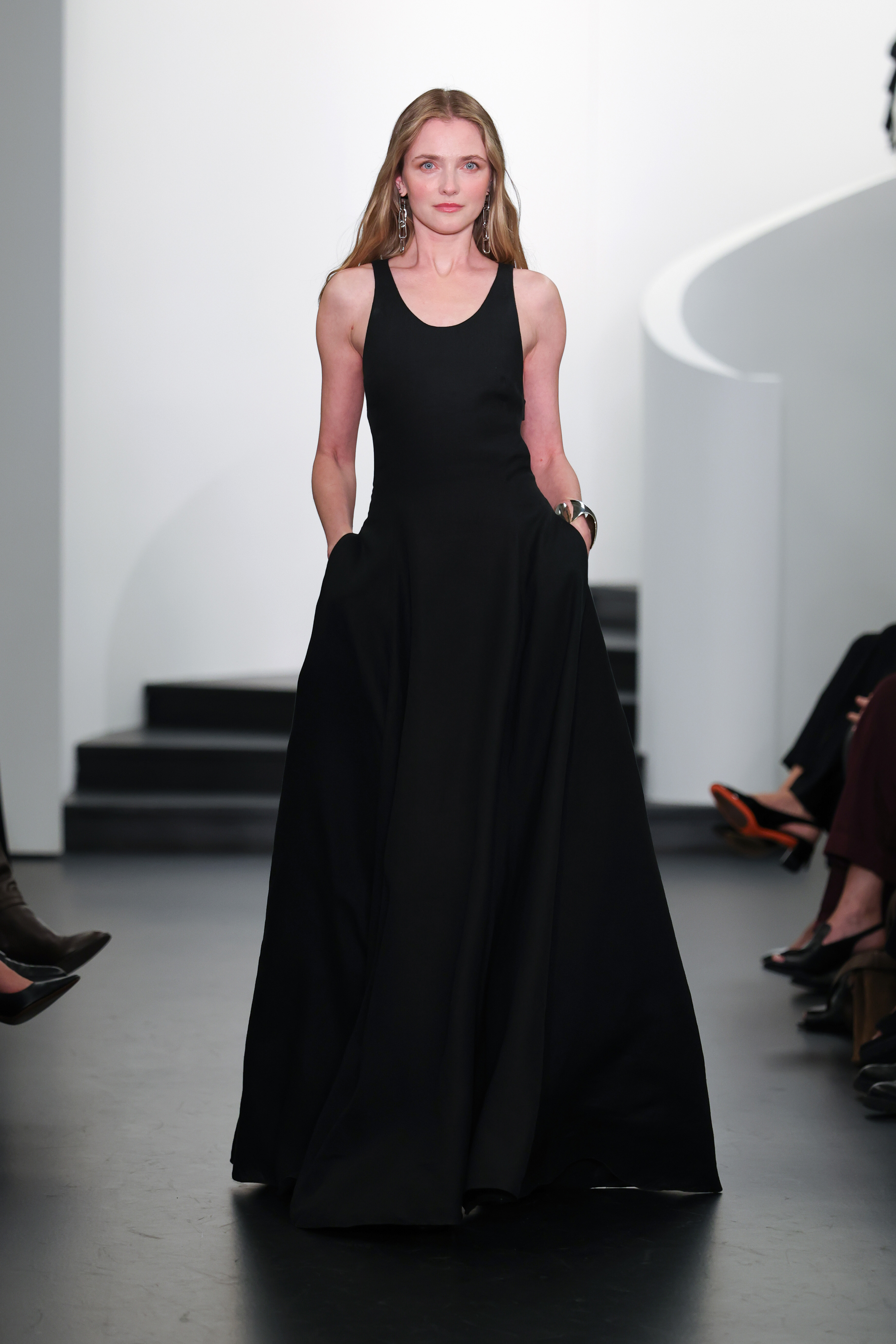 Modelo desfila coleção de verão 2026 da Ralph Lauren durante a semana de moda de Nova York. 