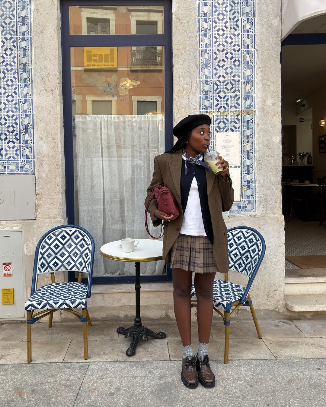 looks com sapatos derby