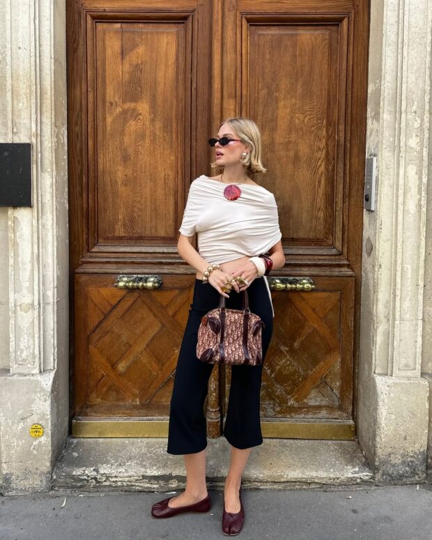 As calças curtas estão dominando os looks de street style looks com calças curtas