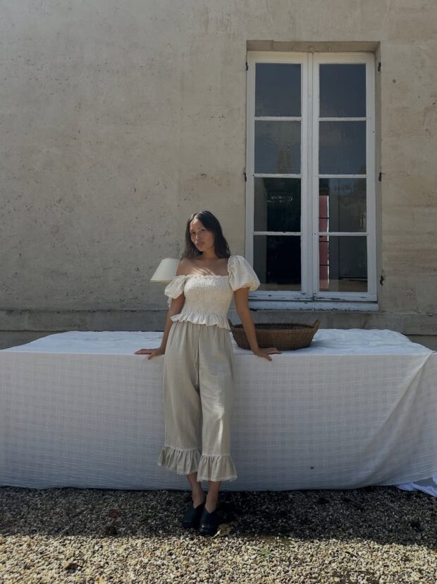 As calças curtas estão dominando os looks de street style looks com calças curtas