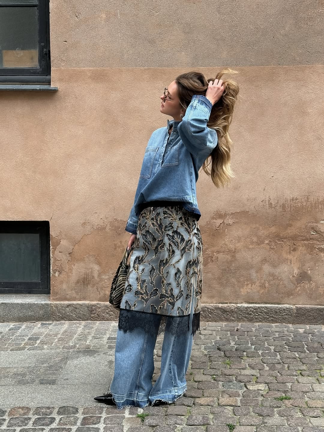 saia de renda com calça