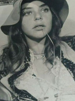 Angela Ro Ro na capa do seu disco de estreia