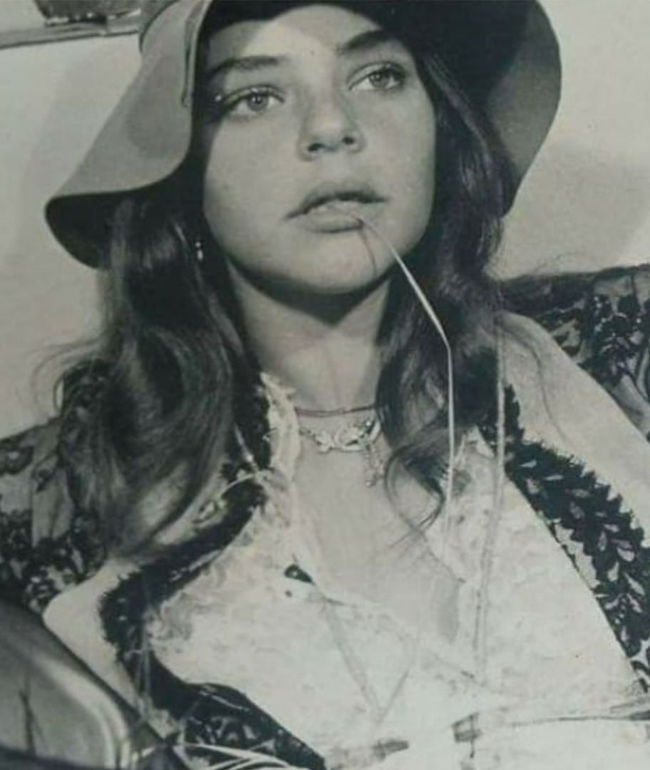 Angela Ro Ro na capa do seu disco de estreia