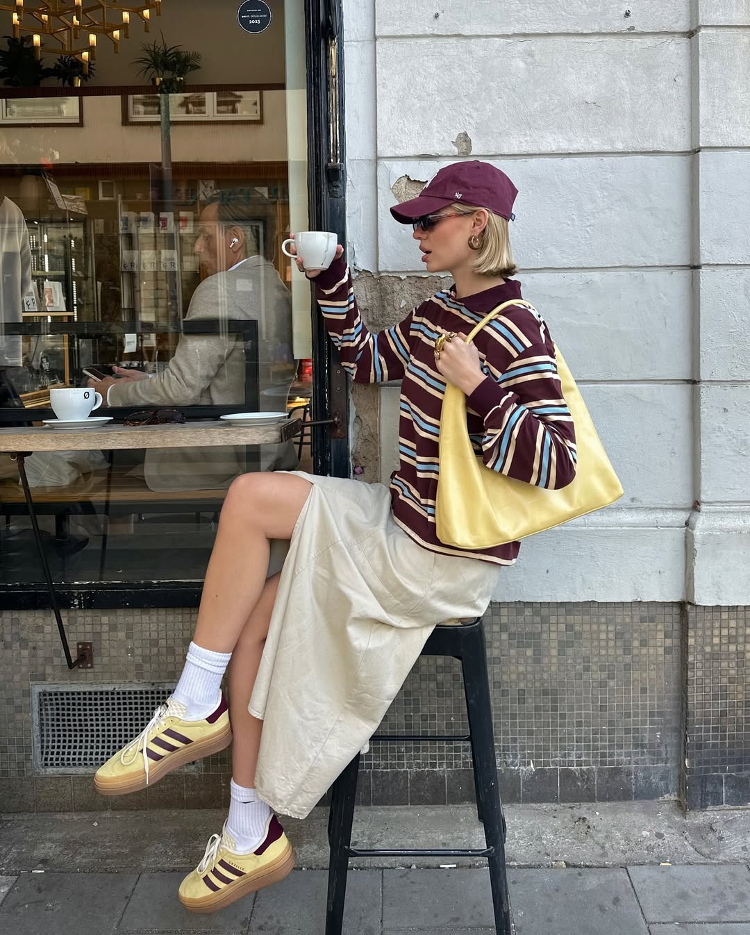 cores que combinam com amarelo manteiga