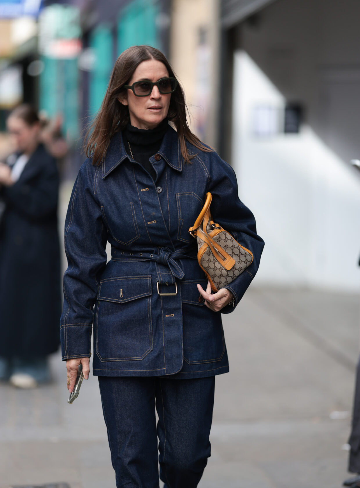 como usar o look all jeans na primavera