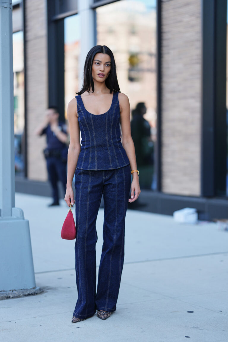 como usar o look all jeans na primavera