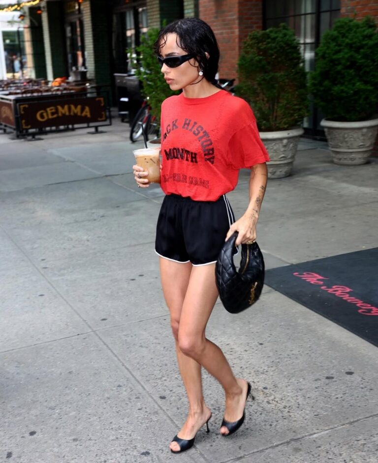 os looks da zoe kravitz são inspirar suas próximas produções 