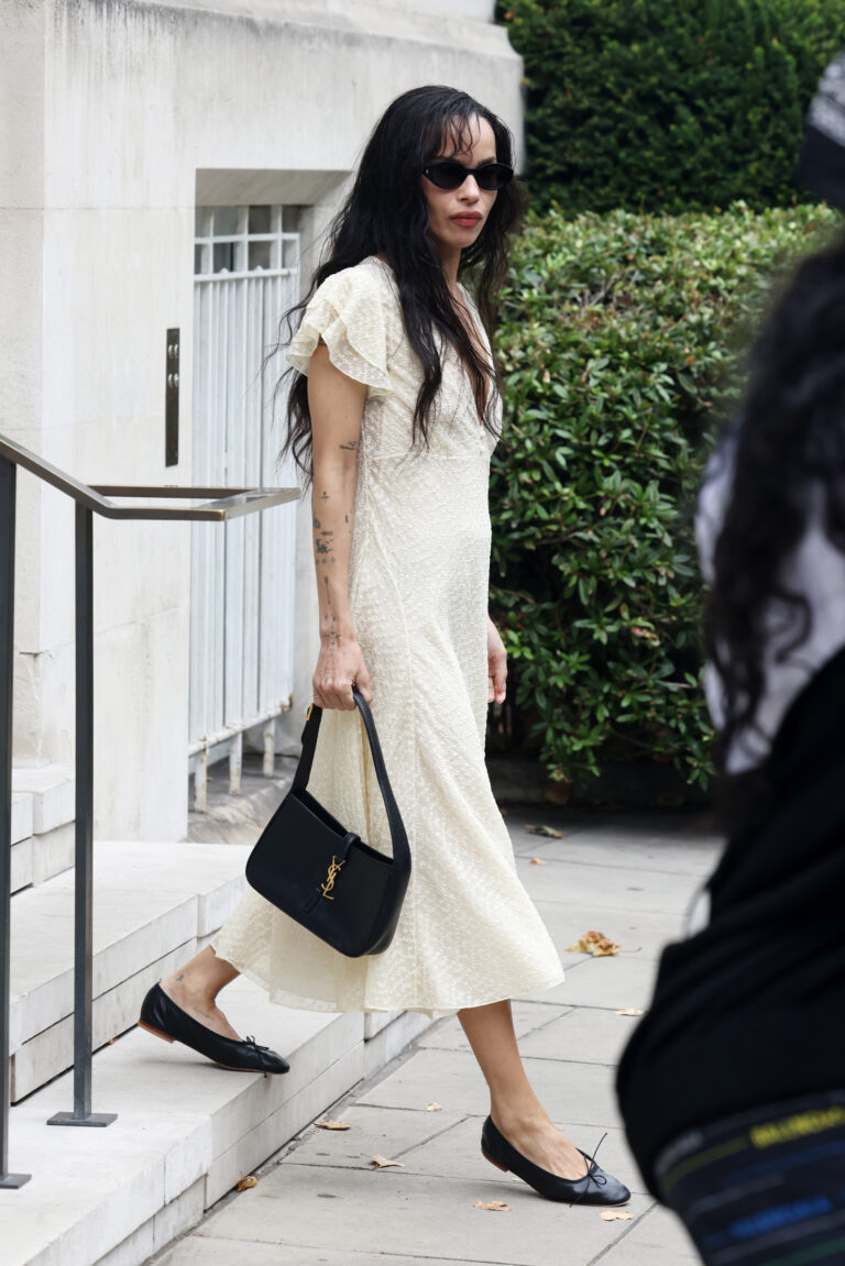 os looks da zoe kravitz são inspirar suas próximas produções 