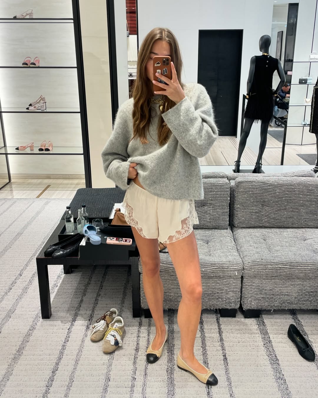 Trend alert: os looks com short de pijama são a nova obsessão das estilosas looks com short de pijama