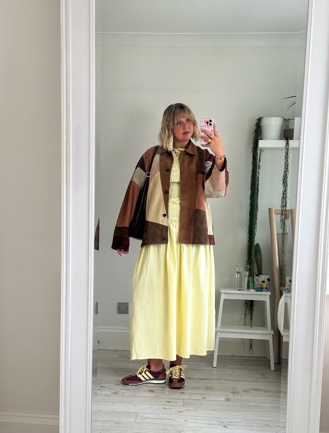 cores que combinam com amarelo manteiga