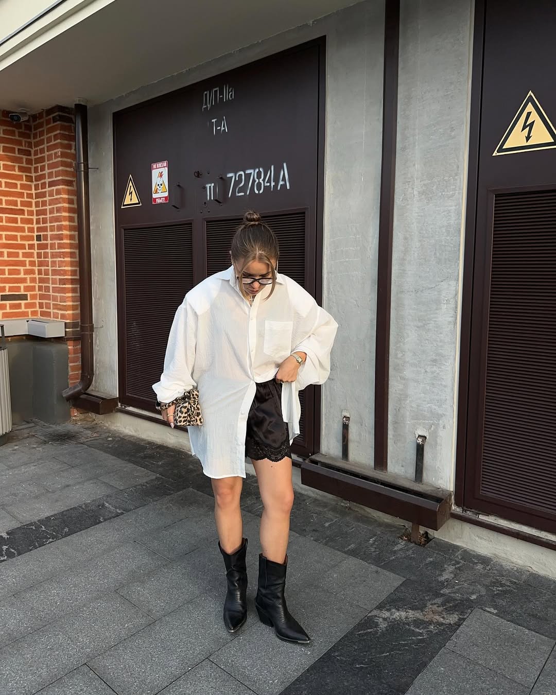 Trend alert: os looks com short de pijama são a nova obsessão das estilosas looks com short de pijama