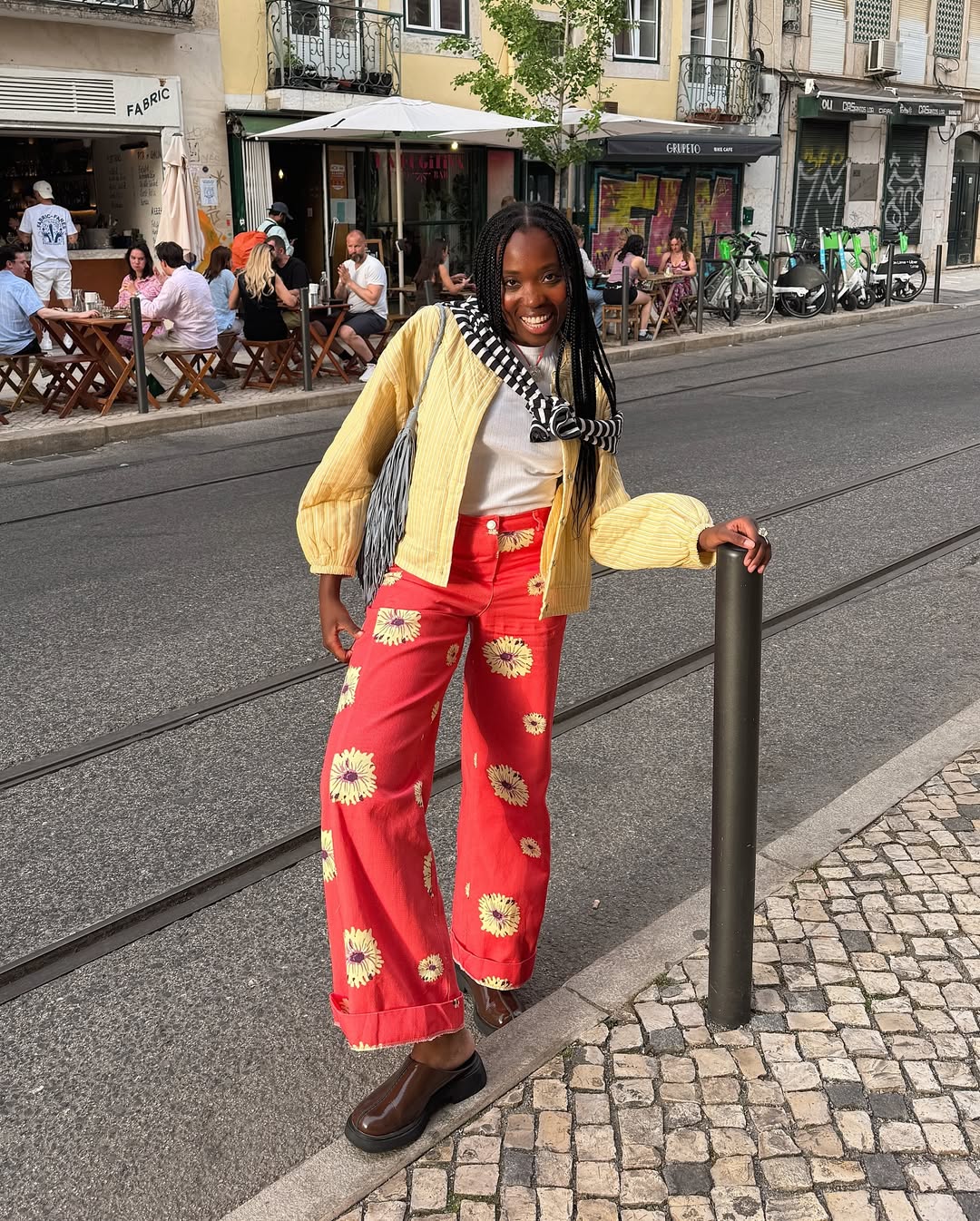 cores que combinam com amarelo manteiga