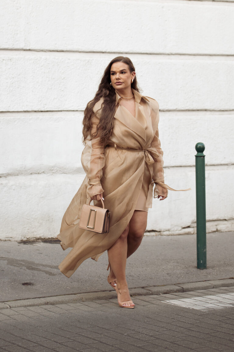 20 peças de roupa transparente para testar já roupa transparente set22 GettyImages 2234076273 1