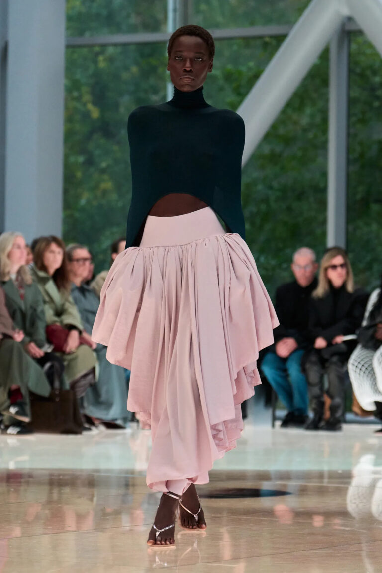 00044 alaia spring 2026 ready to wear credit brand