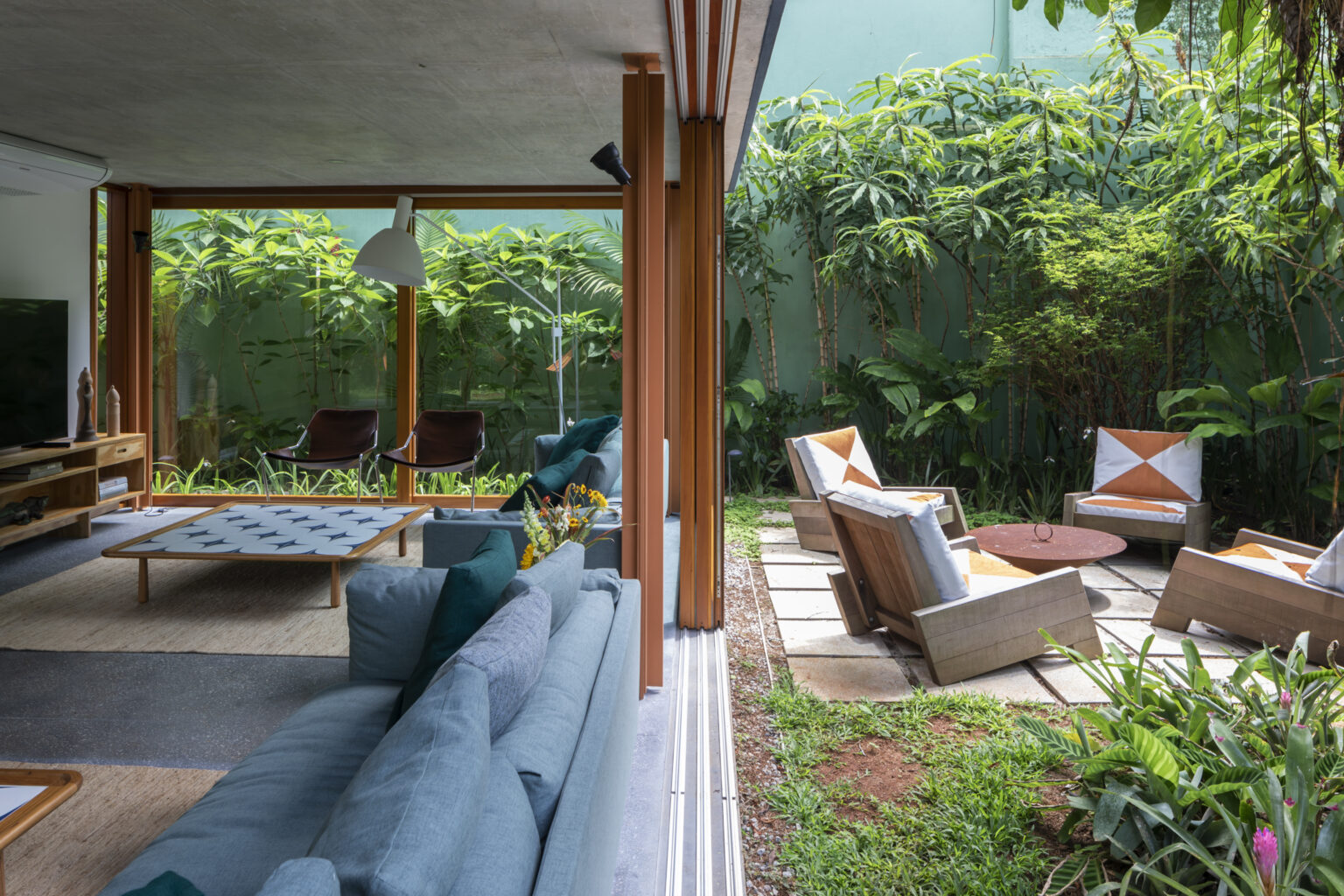 Andre Vainer Arquitetos e Terca Arquitetura I Foto Pedro Prataquintal de casa