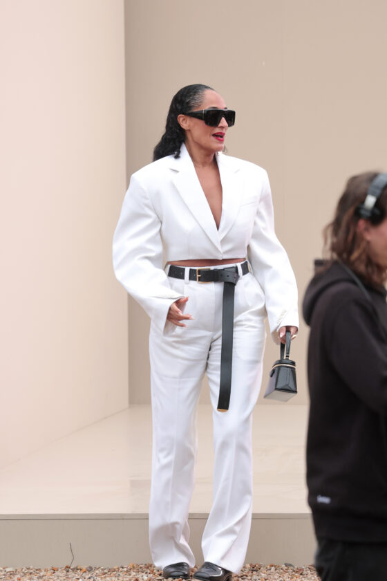 5 looks elegantes que as celebridades estão usando no street style looks elegantes das celebridades