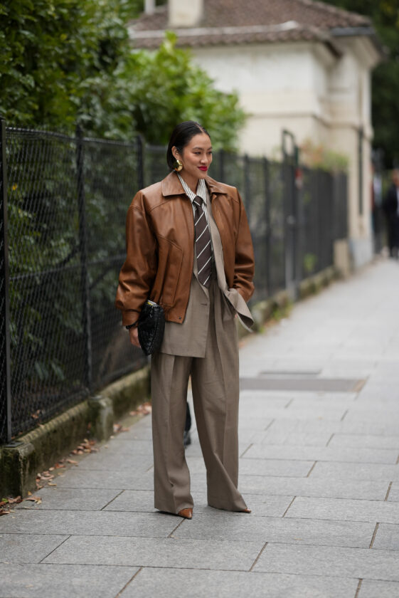 looks com jaqueta de couro no trabalho