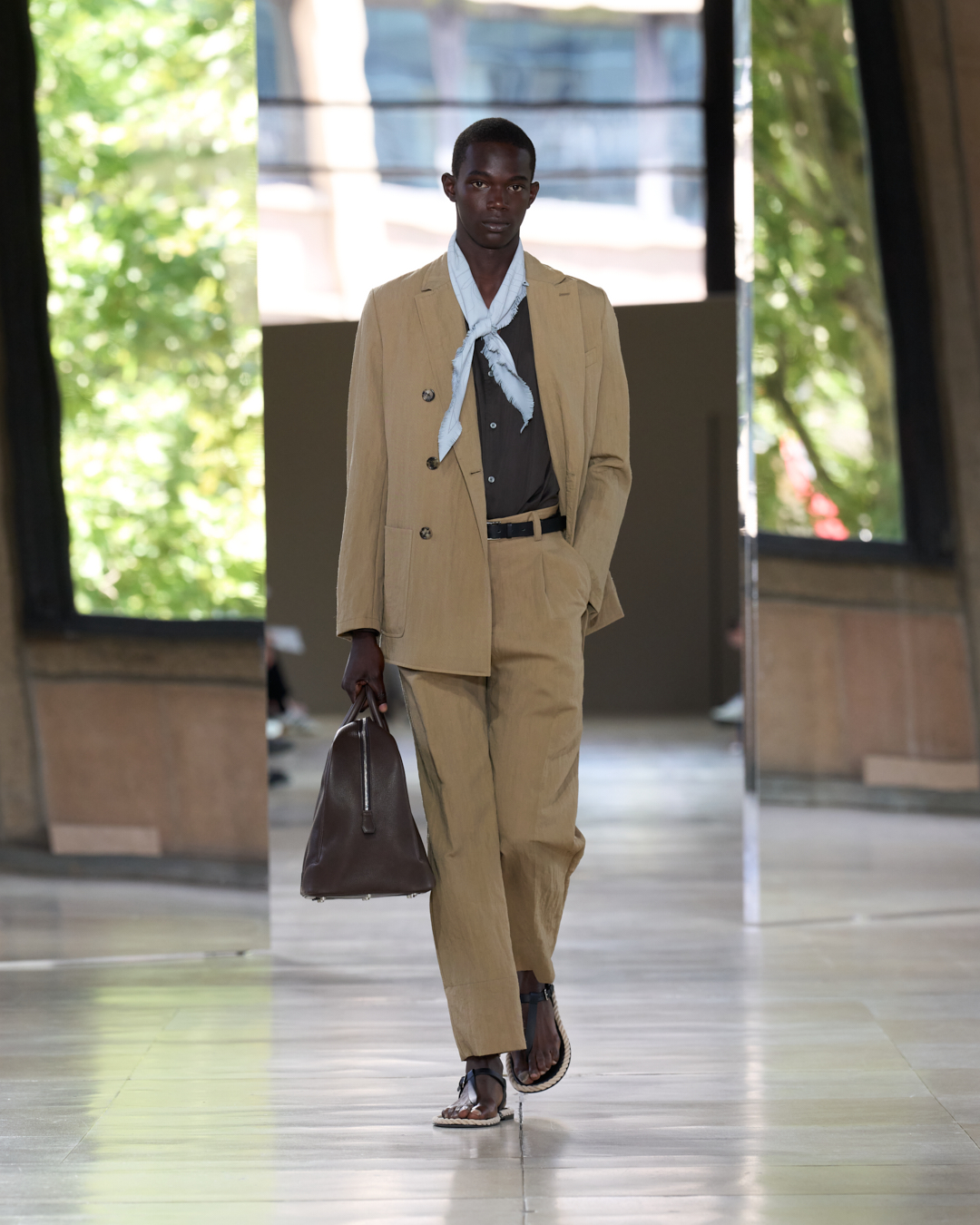 Véronique Nichanian deixa direção criativa das linhas masculinas da Hermès Hermès, verão 2026 masculino.