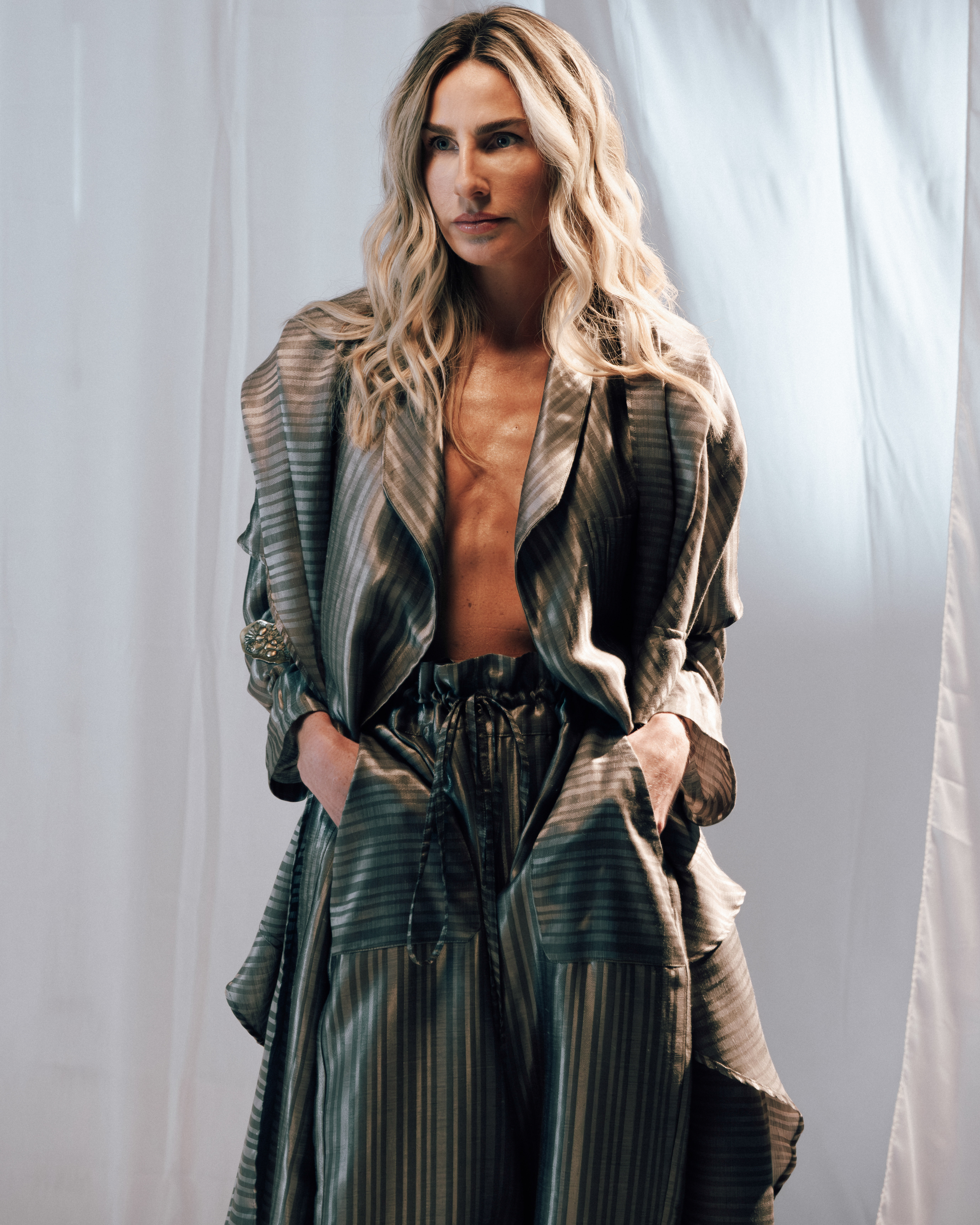 J.Boggo+ celebra 10 anos de moda com coleção e fashion film Coleção Oxímoro da J.Boggo+, de Jay Boggo