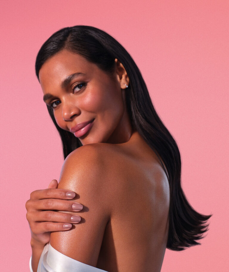 Body glow: a tendência da pele iluminada é estendida aos cuidados com o corpo O Boticario Orquidea Lumiere Humanizadas 3