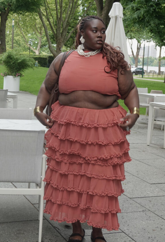 5 looks com saias volumosas que vão te fazer desejar a tendência da temporada looks com saias volumosas