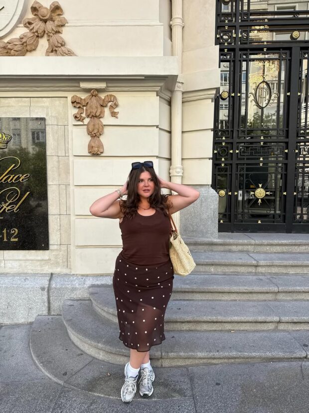 looks com saia de bolinha