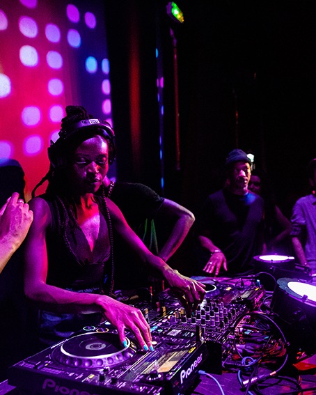 Paris sem erro: 6 dicas para curtir a cidade SaveClip.App 568397205 1212447597576198 829900689129639052 n