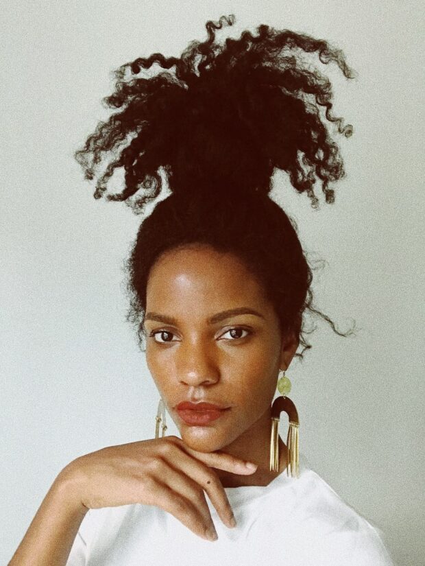 14 penteados fáceis para cabelos crespos que valorizam sua textura natural penteados fáceis para cabelos crespos