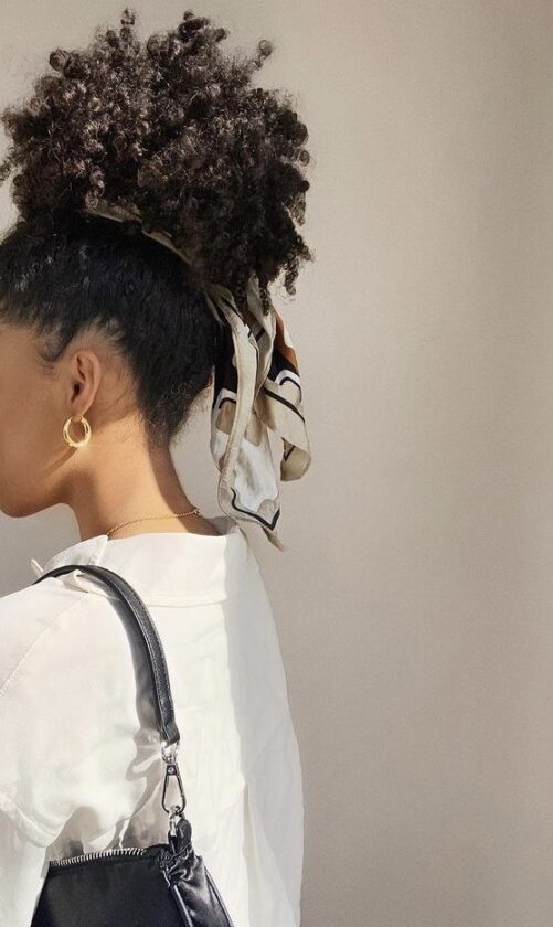 14 penteados fáceis para cabelos crespos que valorizam sua textura natural penteados fáceis para cabelos crespos