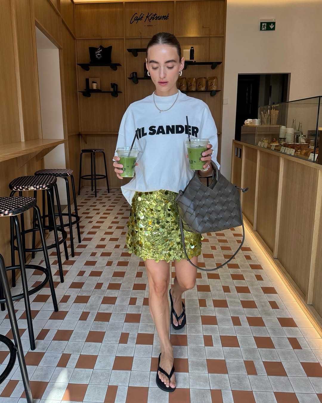 looks com saia de paetê