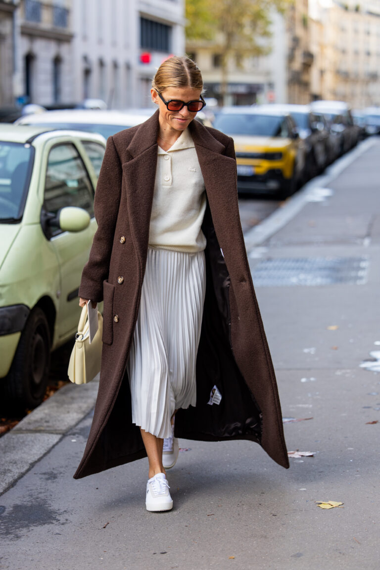 looks com saia plissada que fogem do óbvio