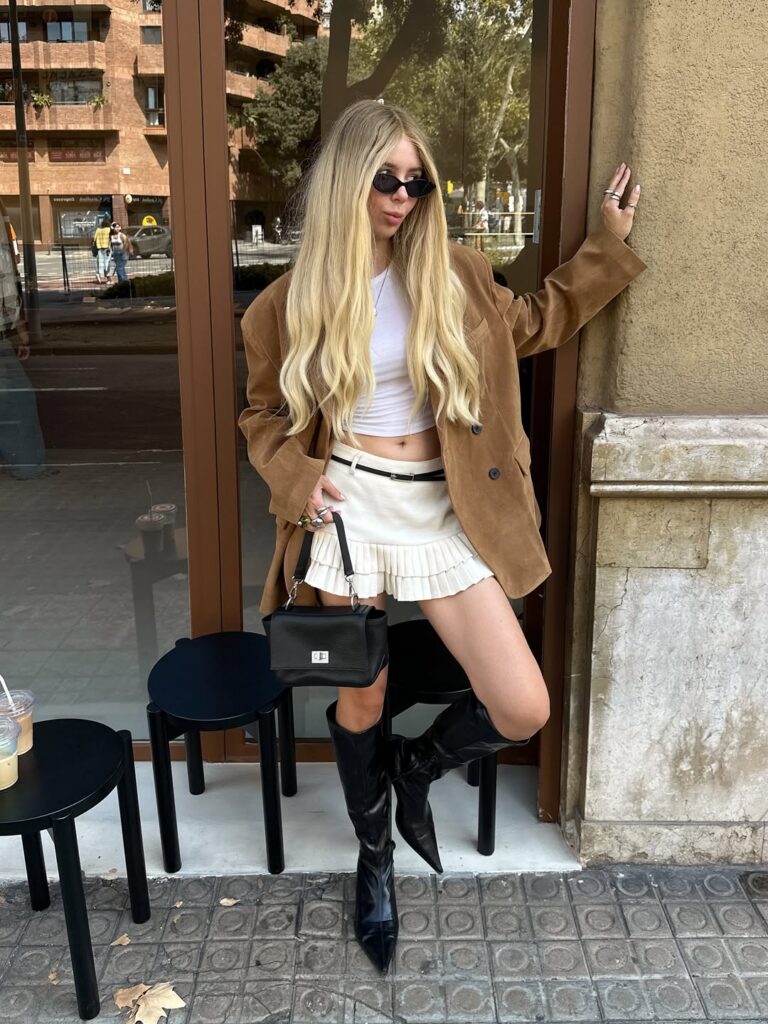 looks com saia plissada que fogem do óbvio