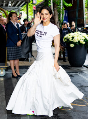 como rosalía divulgou lux pelos seus looks looks da rosalía lux