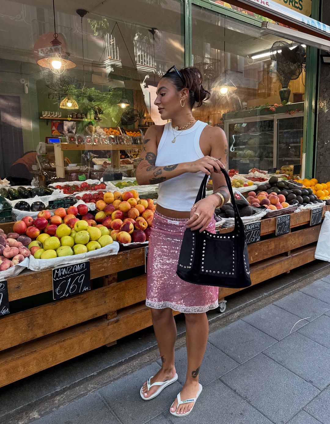 looks com saia de paetê