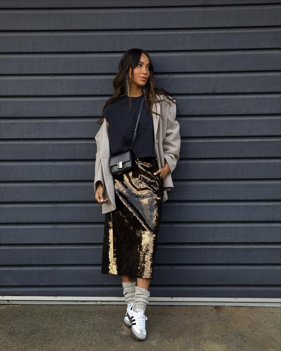 looks com saia de paetê