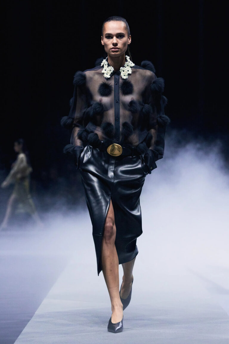 tendencias de verao 2026 00016 khaite spring 2026 ready to wear credit brand