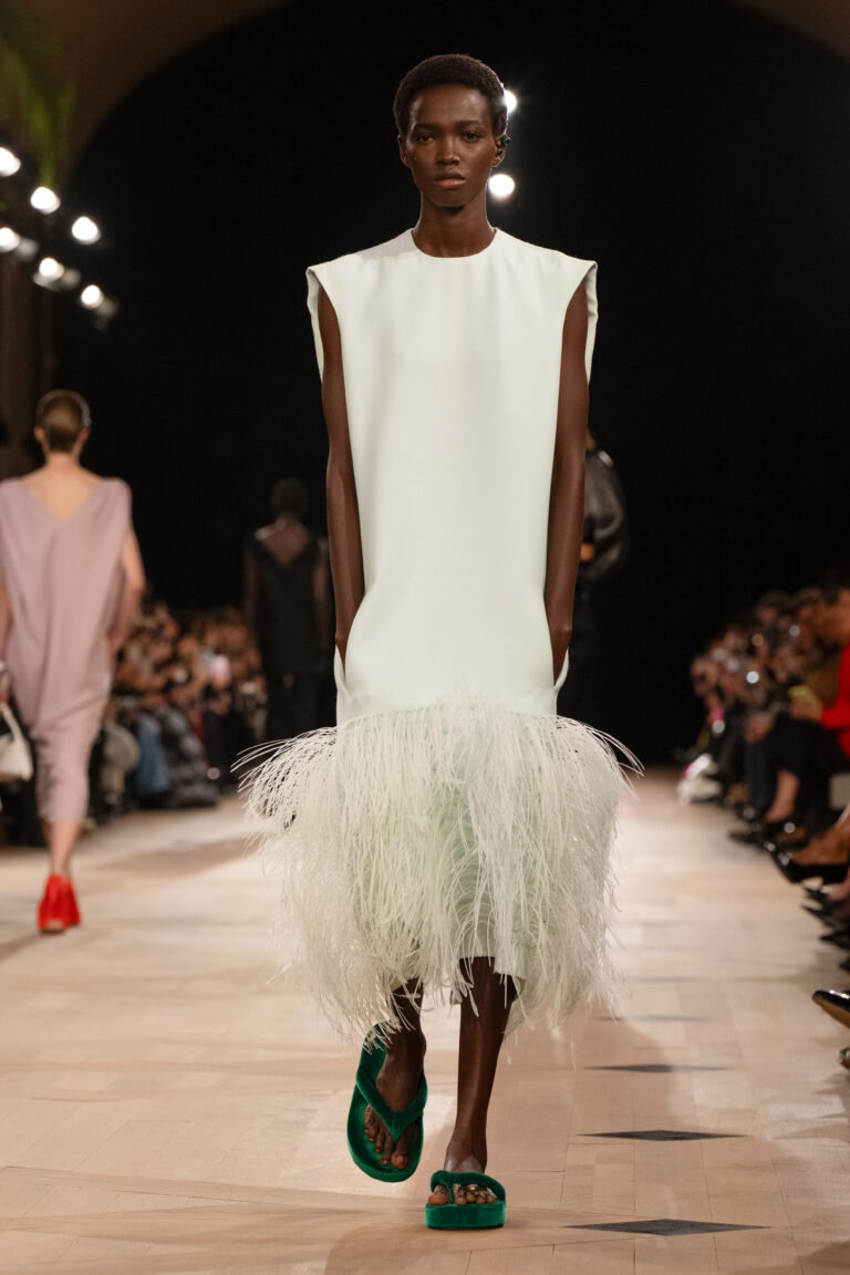 tendencias de verao 2026 BALENCIAGA