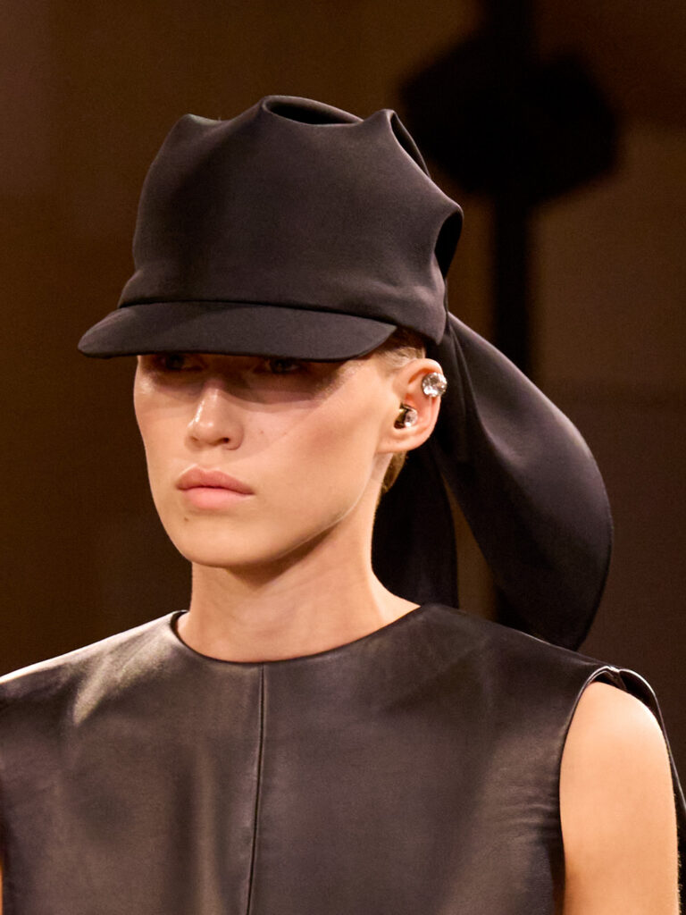 tendencias de verao 2026 BALENCIAGA SUMMER 26 CLOSE UP IMAGE 33