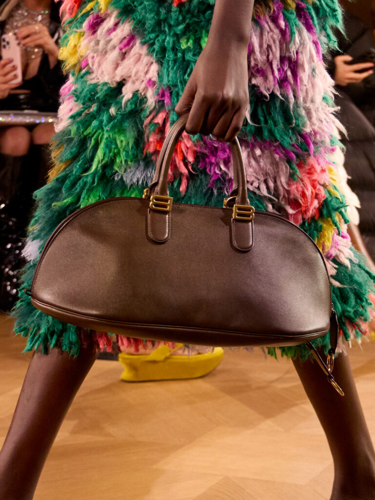 tendencias de verao 2026 BALENCIAGA SUMMER 26 CLOSE UP IMAGE 54