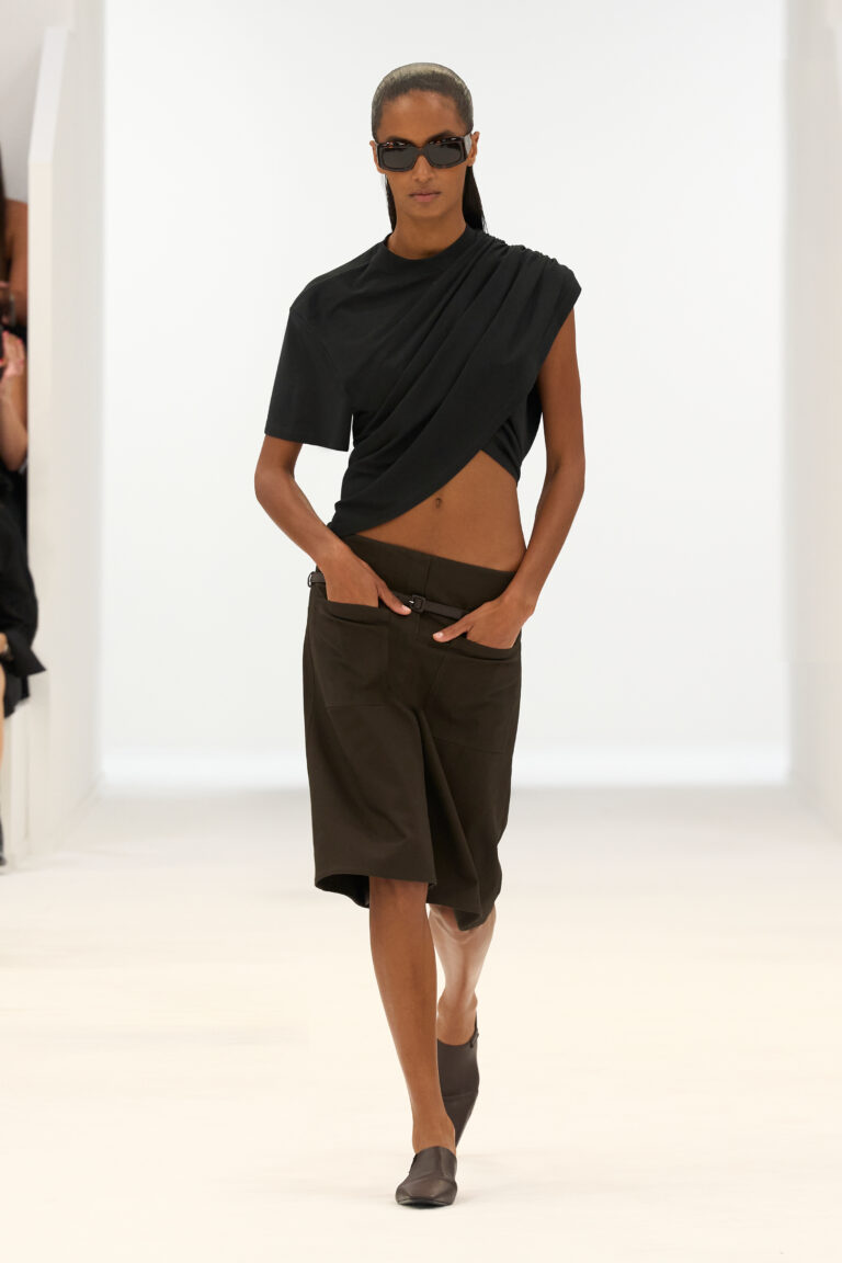 tendencias de verao 2026 COURREGES SS26 LOOK 24