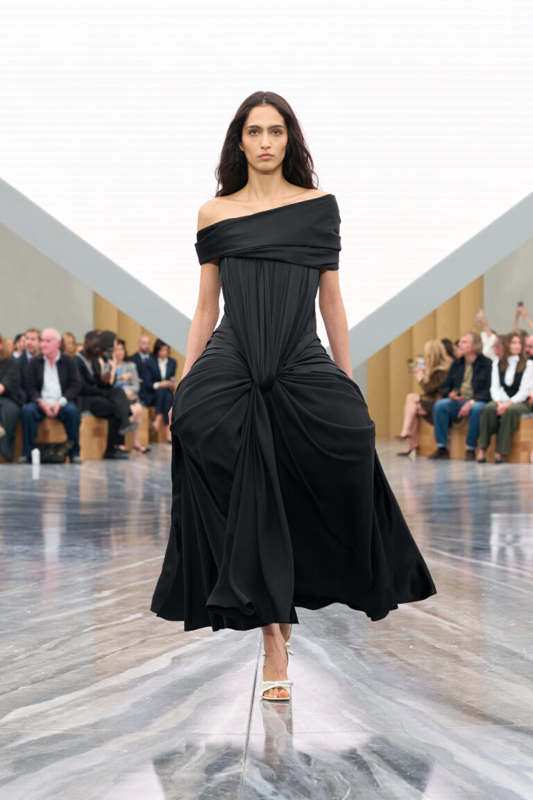 tendencias de verao 2026 DIOR W RTW SS26 LOOK 48
